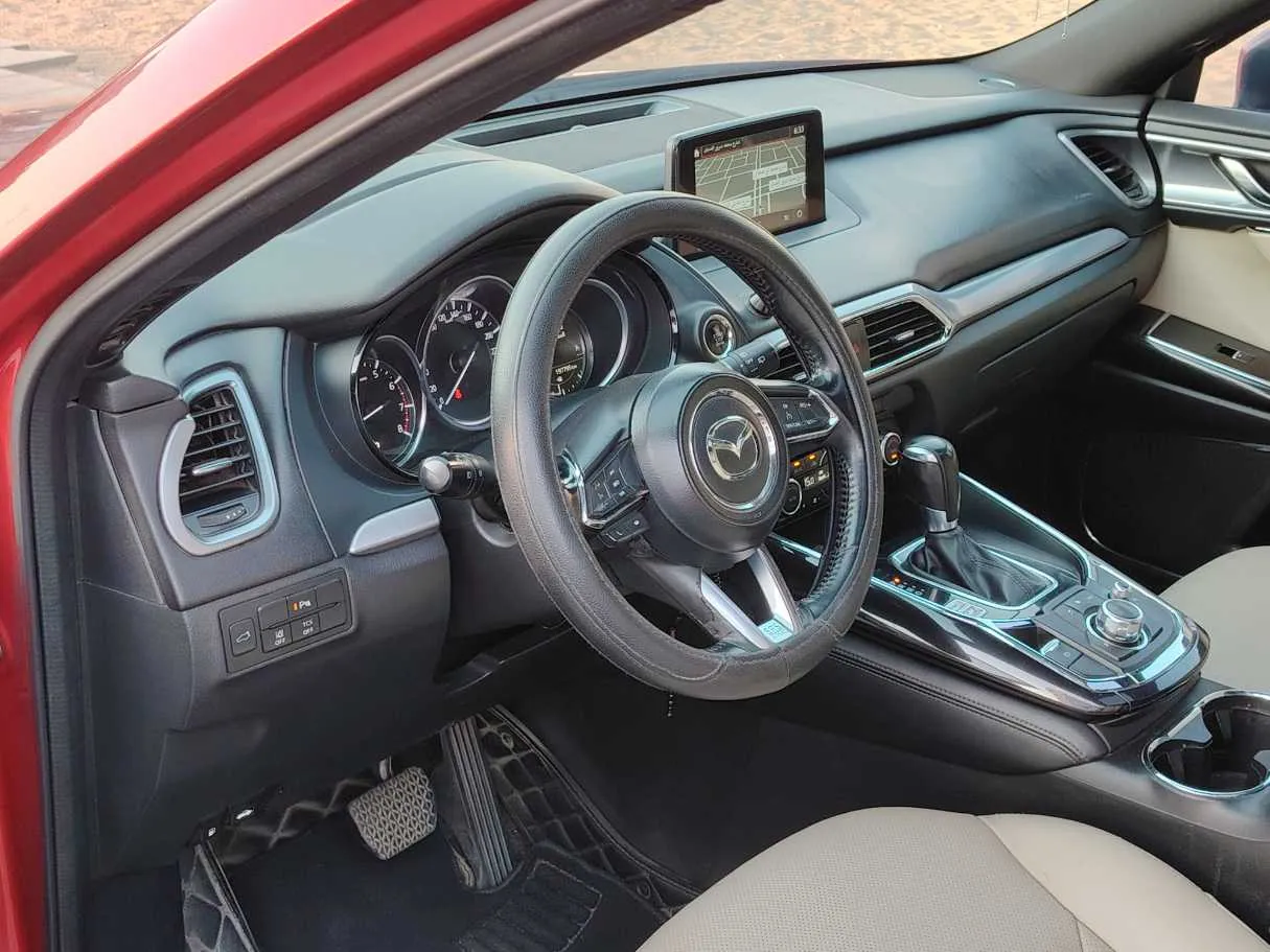 Car image 11