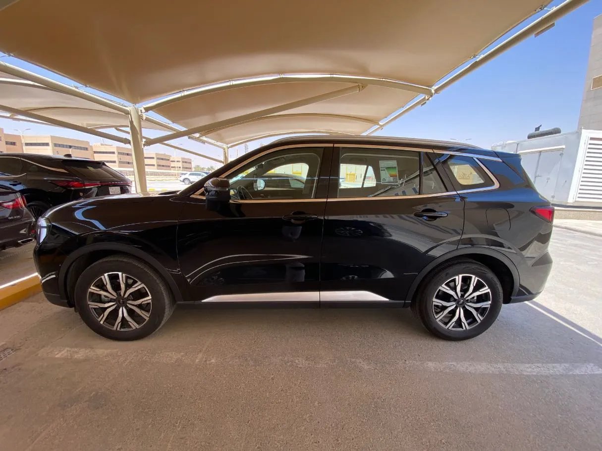Car image 8