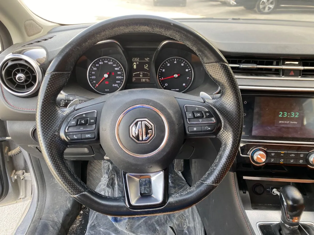 Car image 17