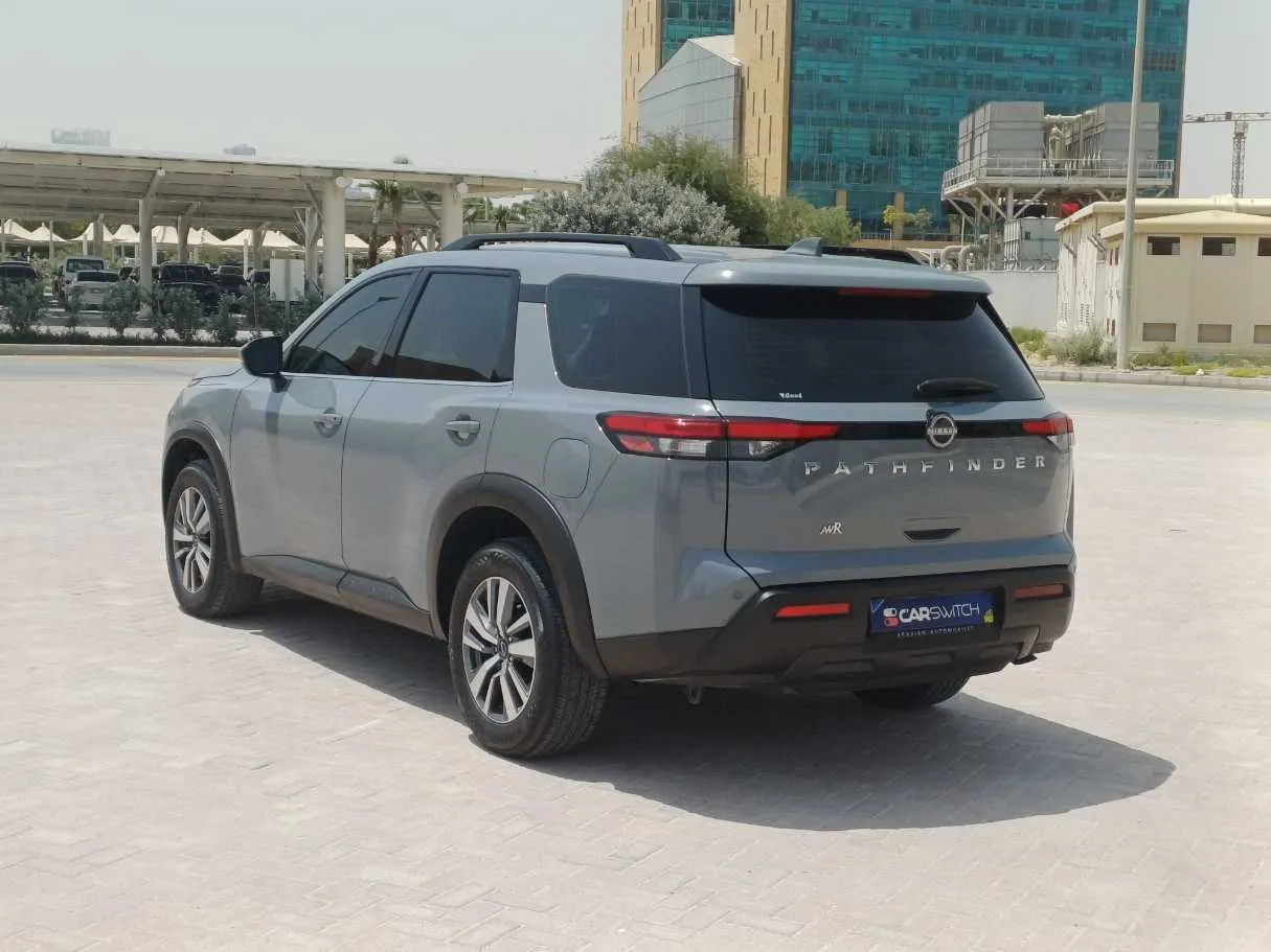 Car image 7
