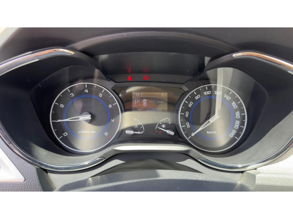 Car image 17