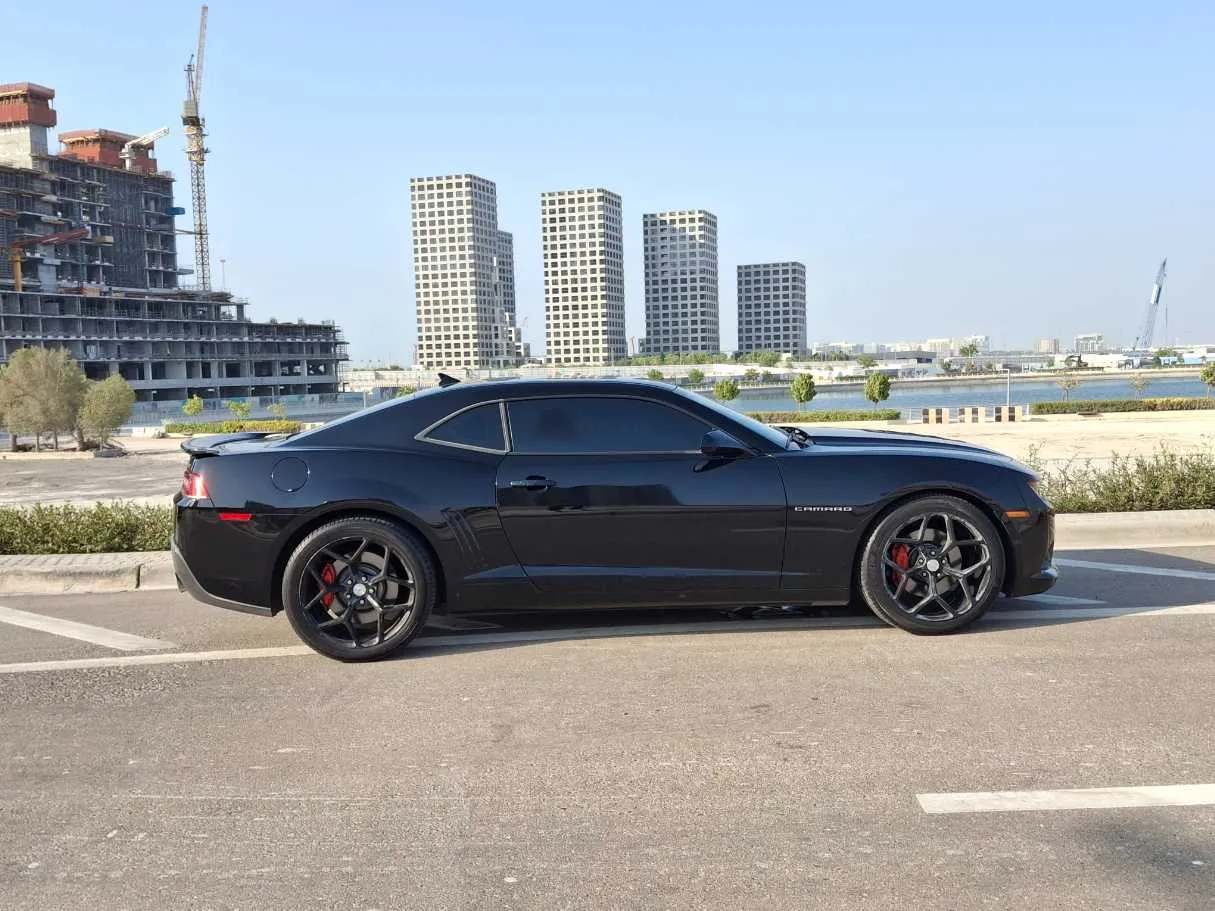 Car image 4