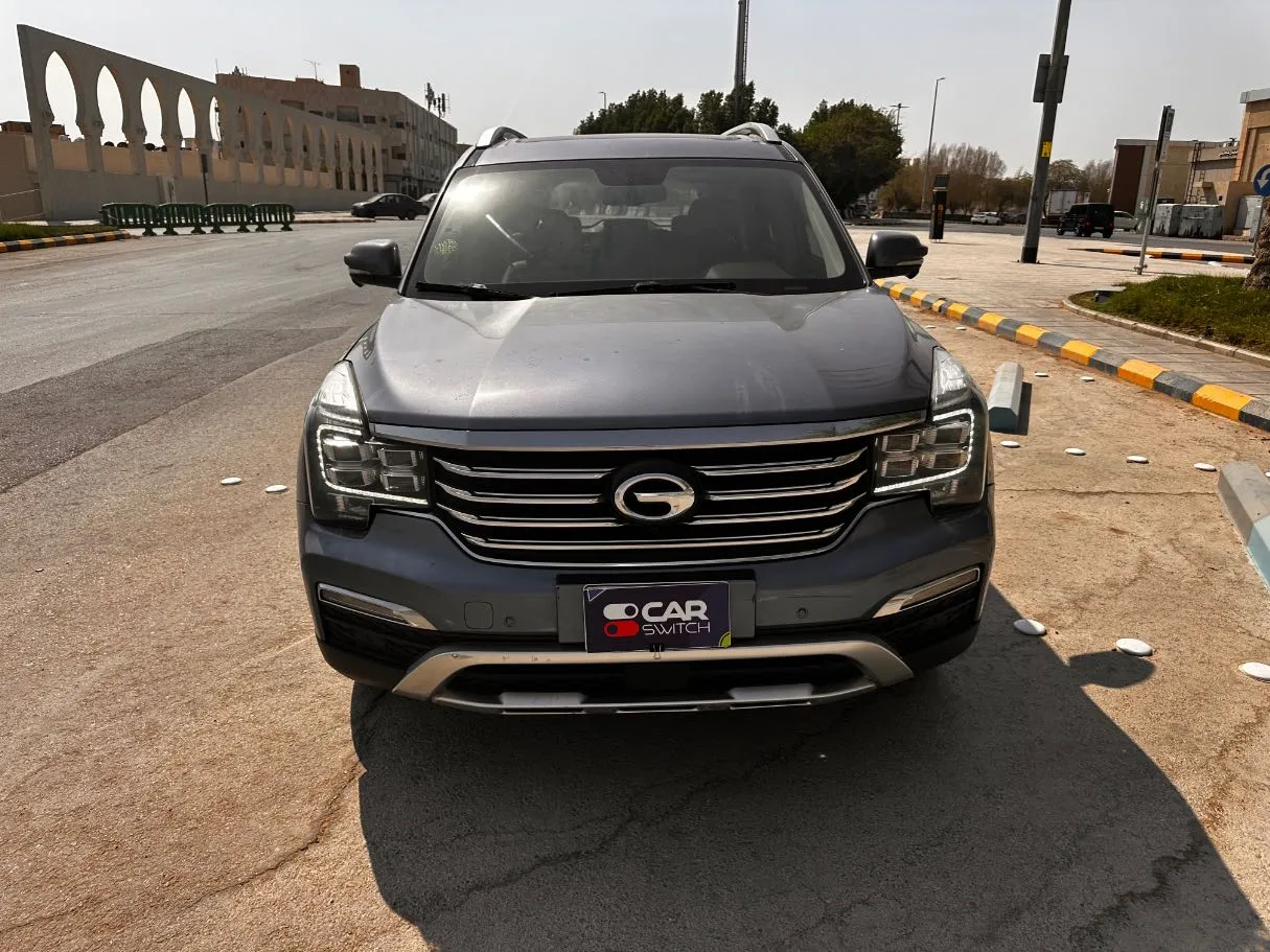 Car image 2
