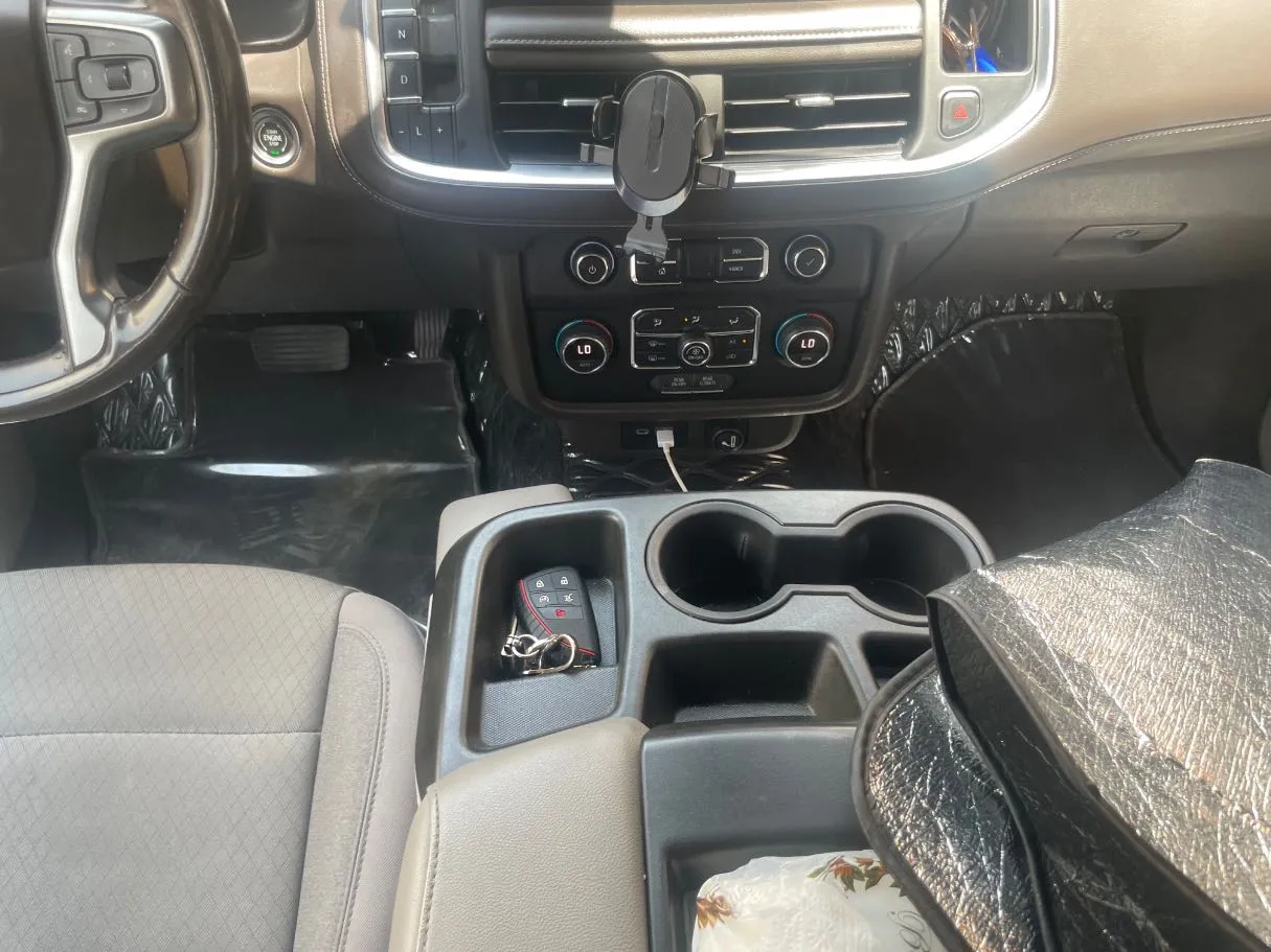 Car image 17
