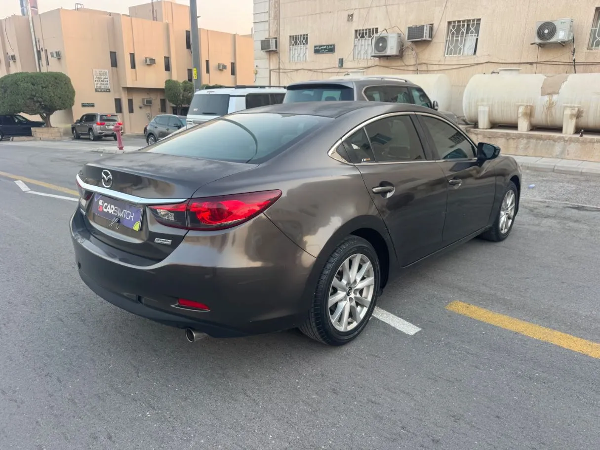 Car image 5