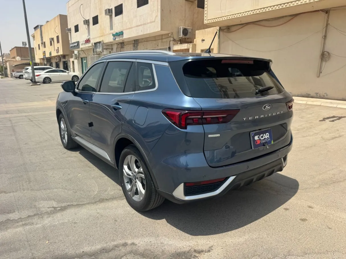 Car image 7