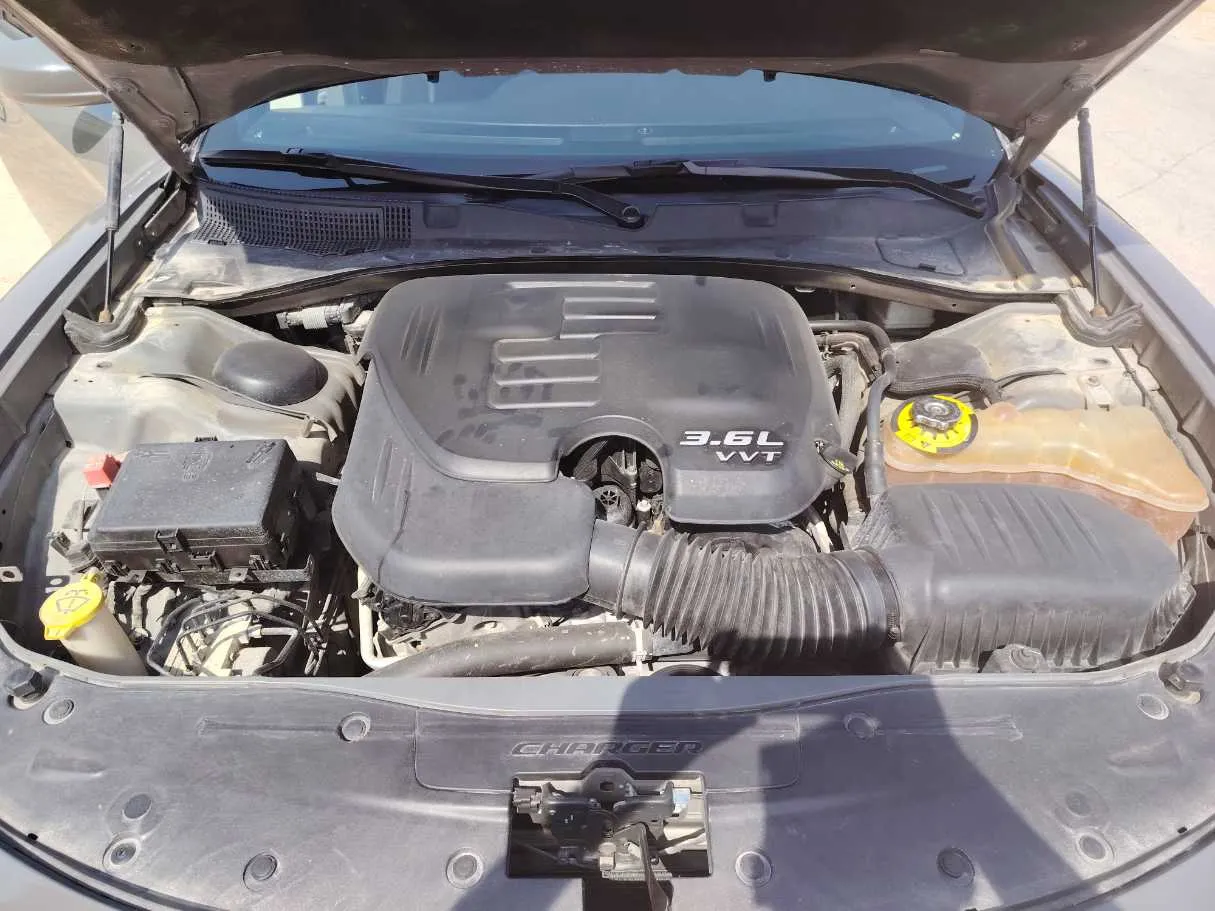 Car image 30