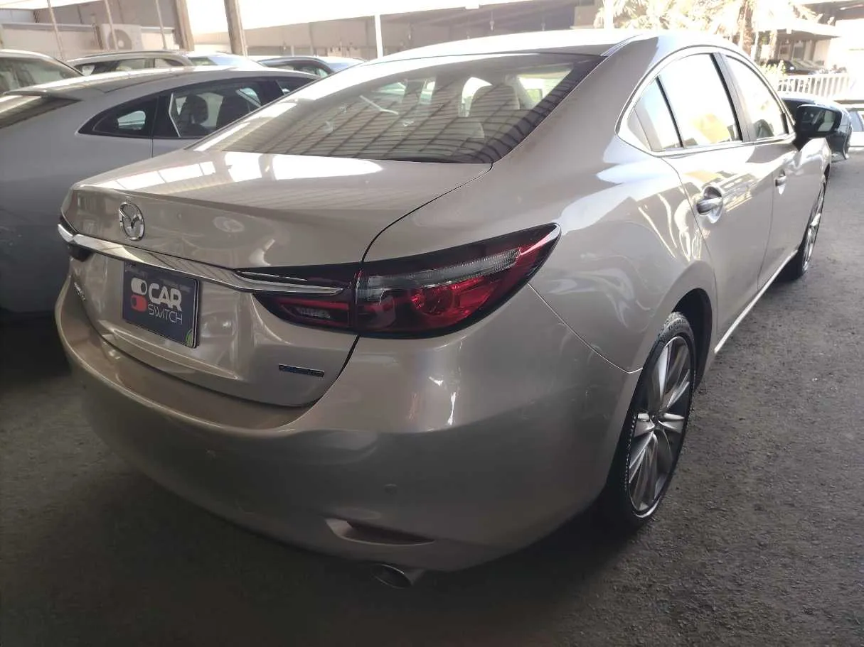 Car image 5