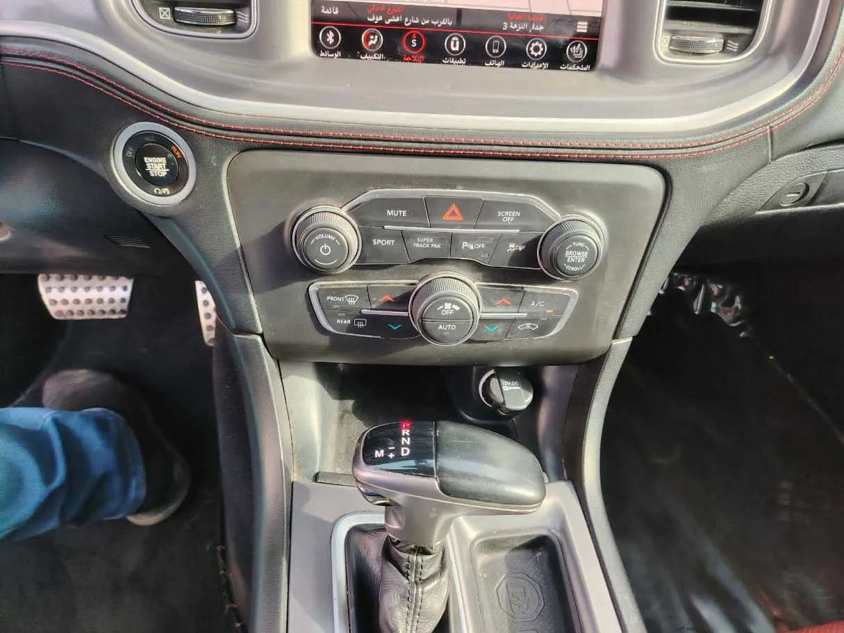 Car image 24