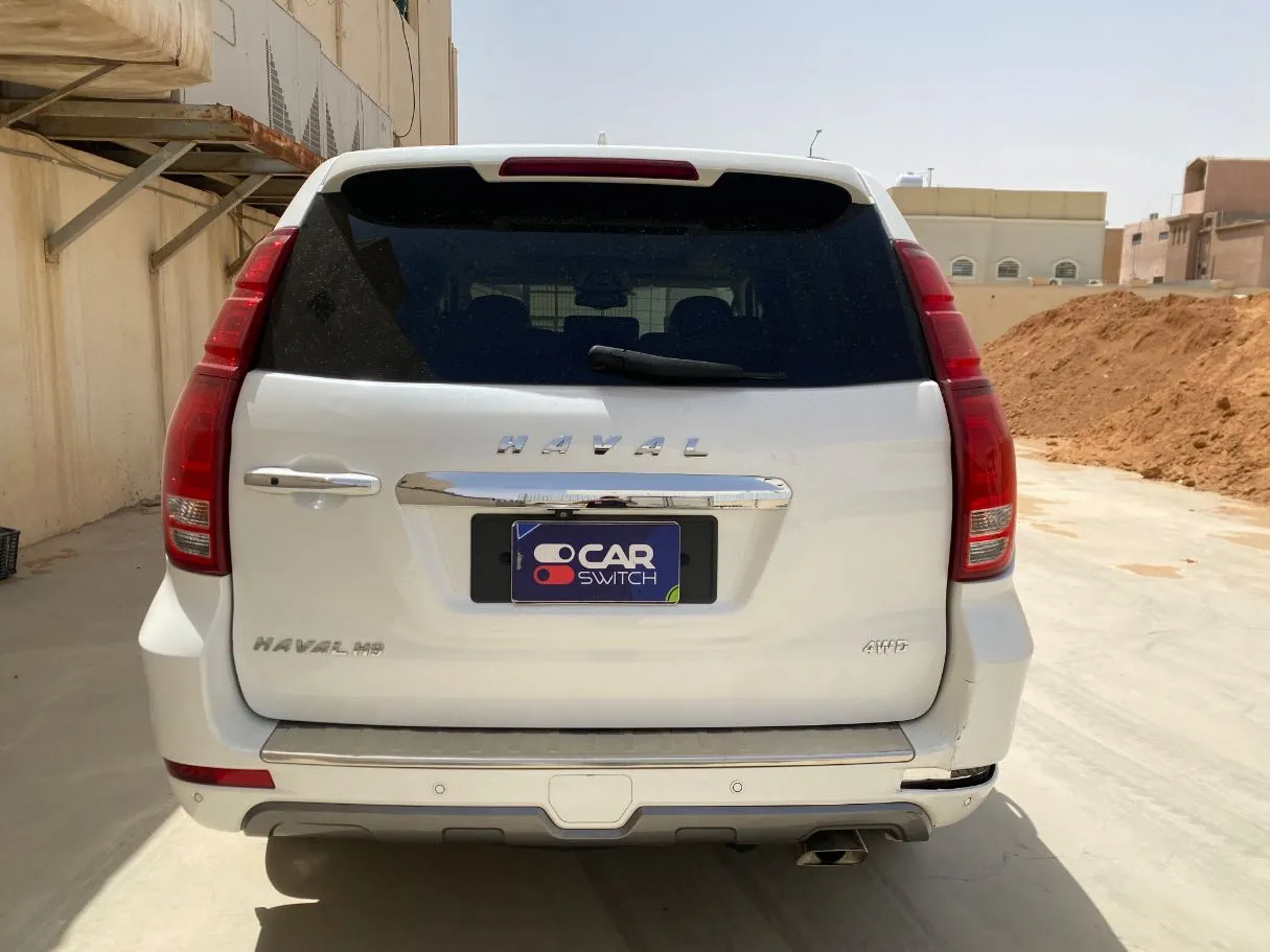 Car image 6