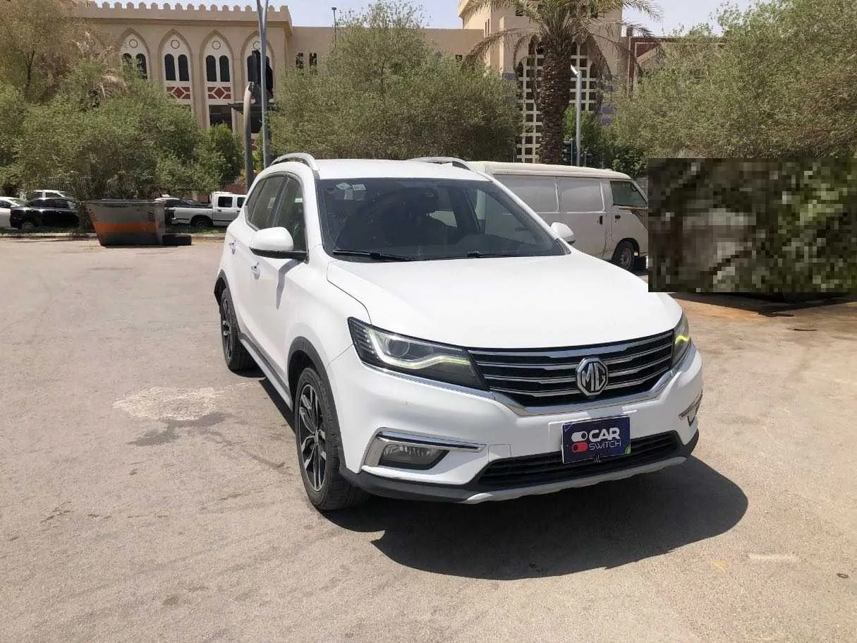 Car image 3