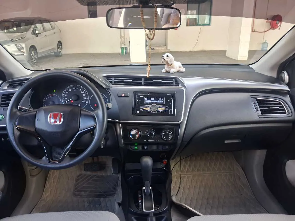 Car image 16