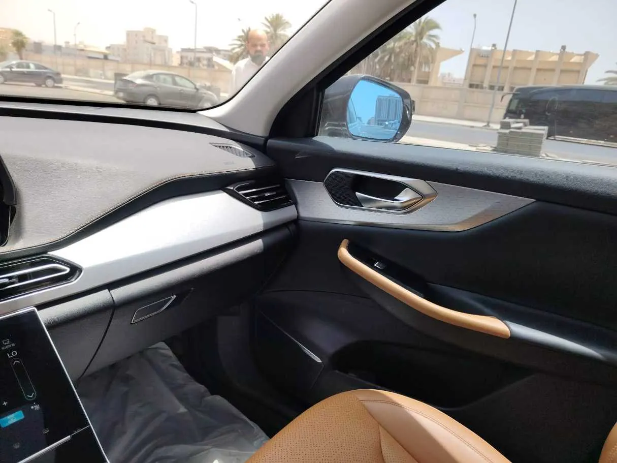 Car image 34