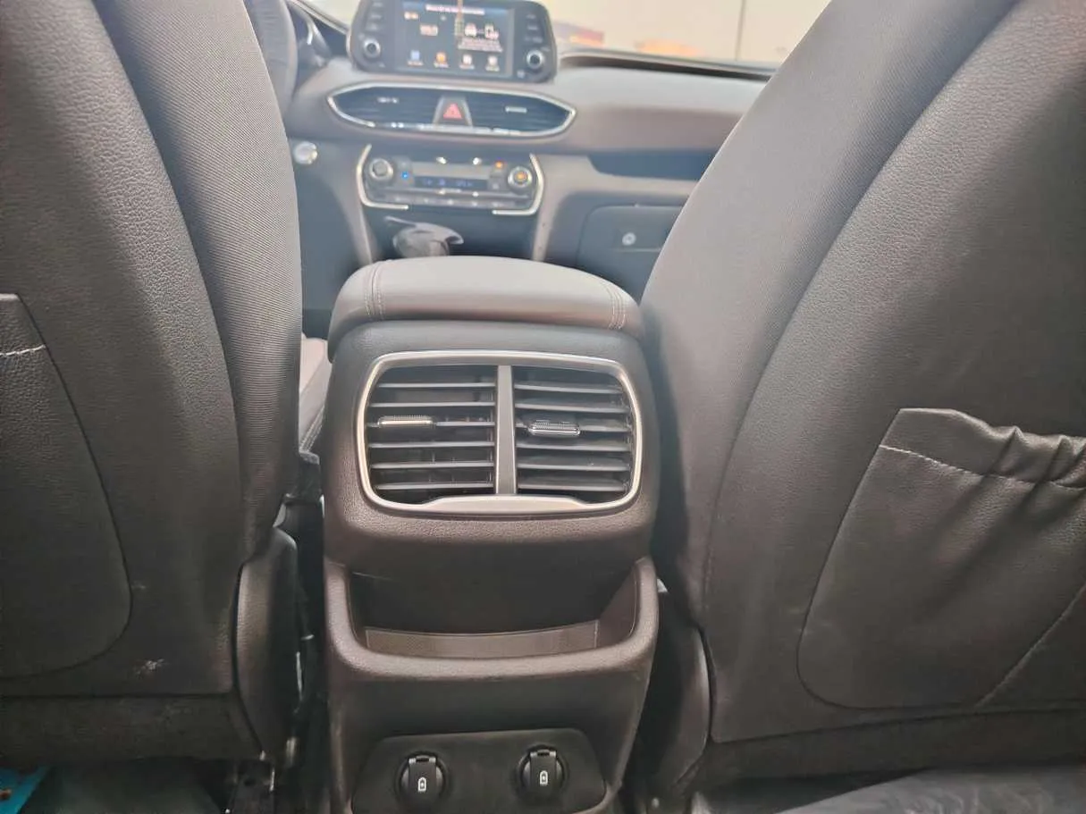 Car image 27