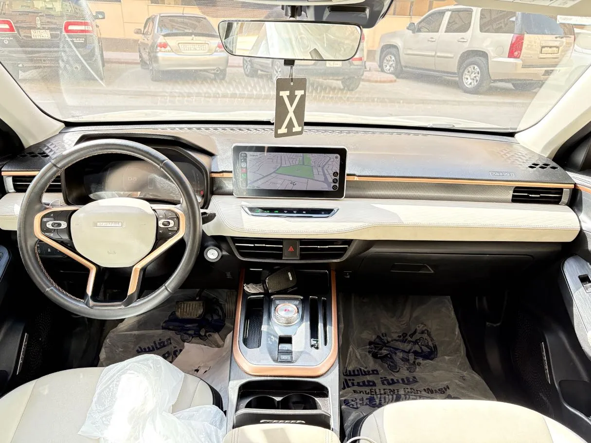 Car image 17