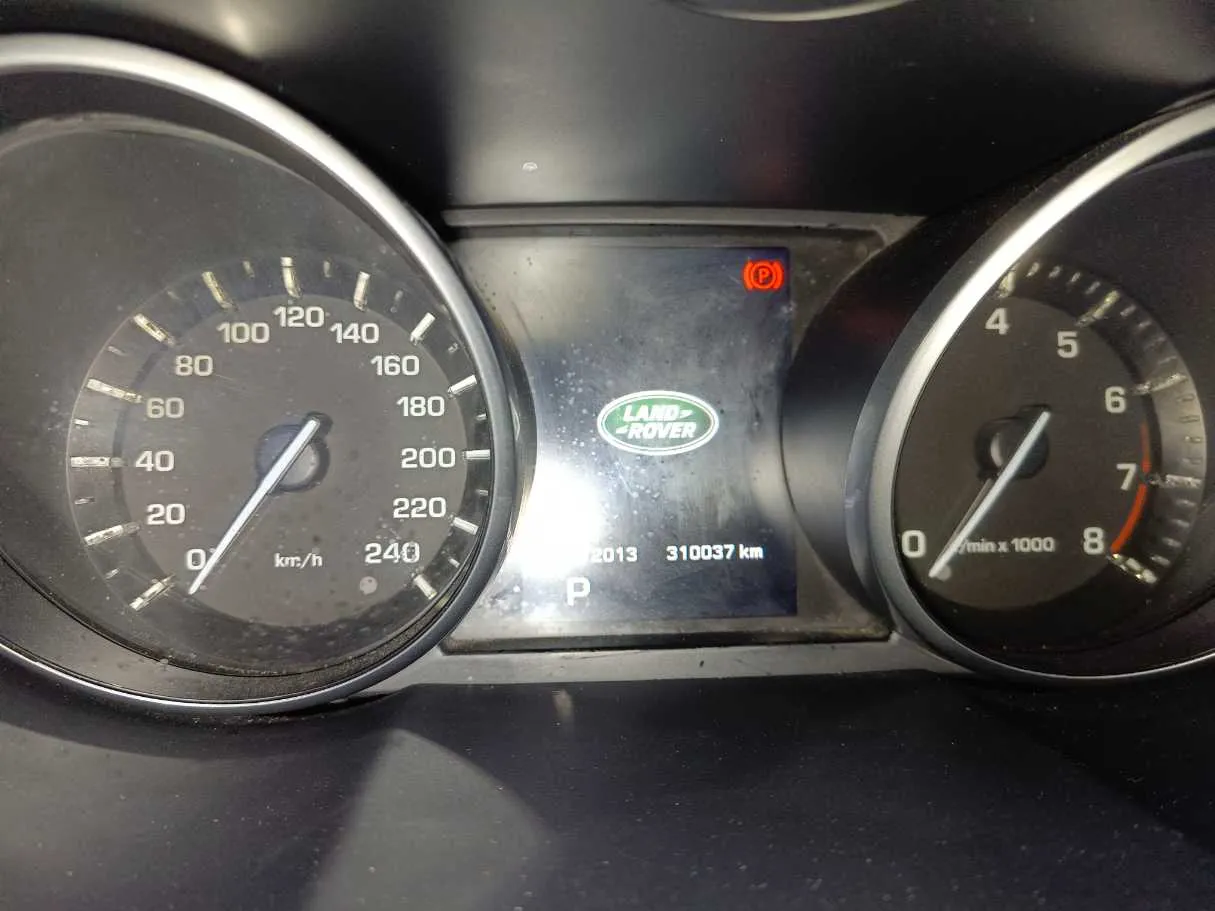 Car image 25