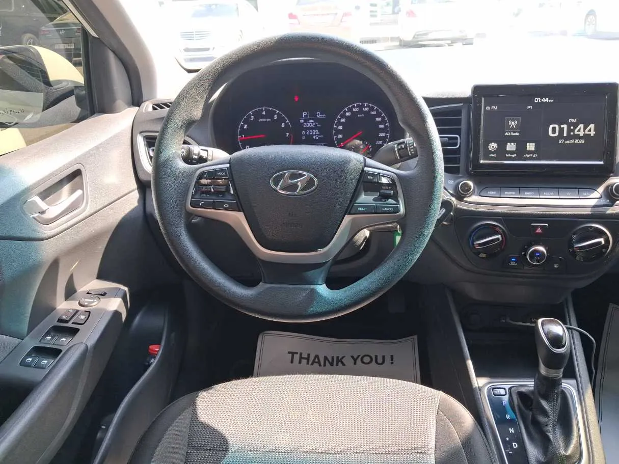 Car image 17