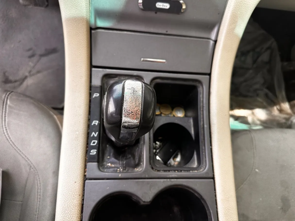 Car image 16