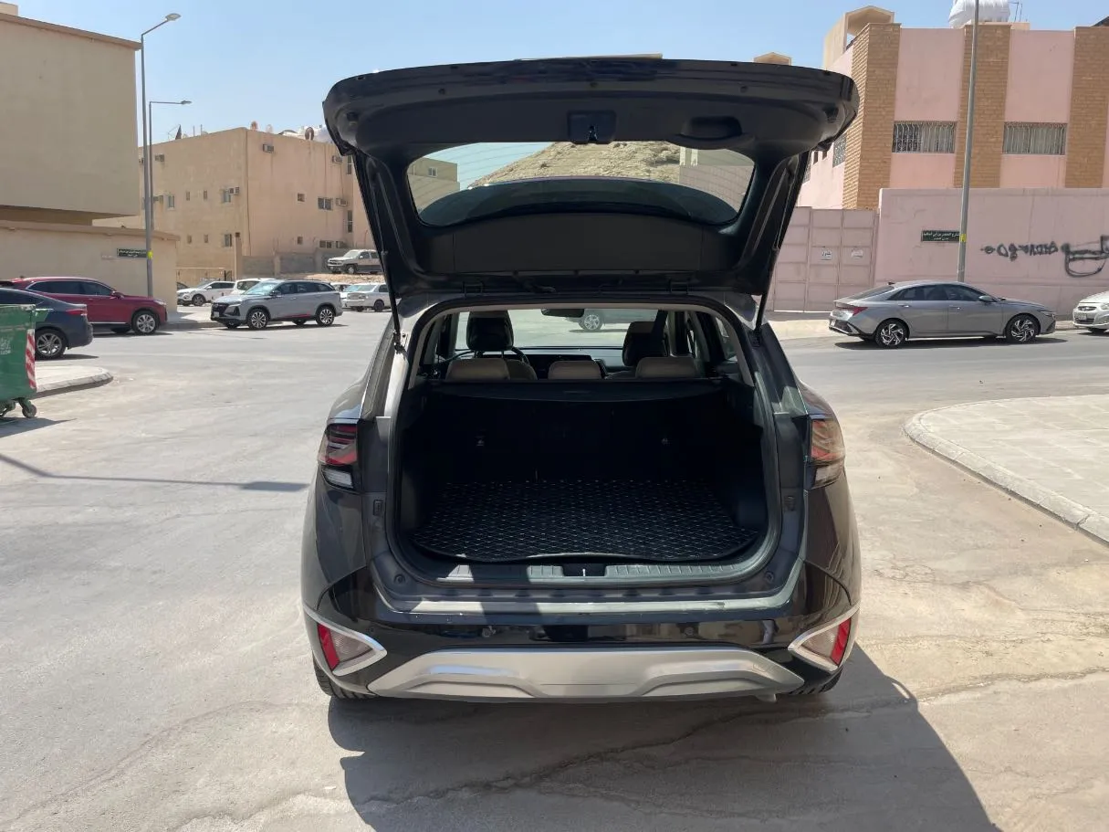 Car image 22