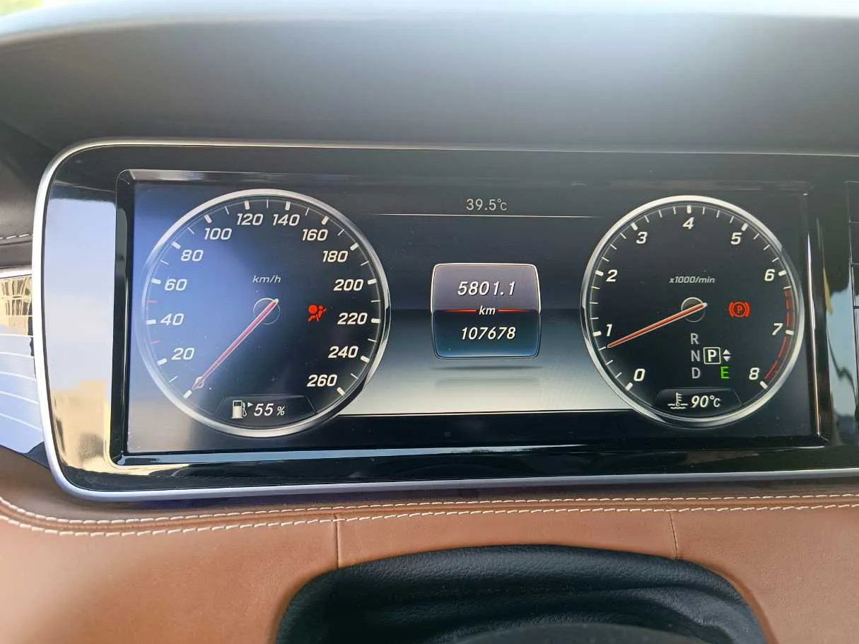 Car image 25
