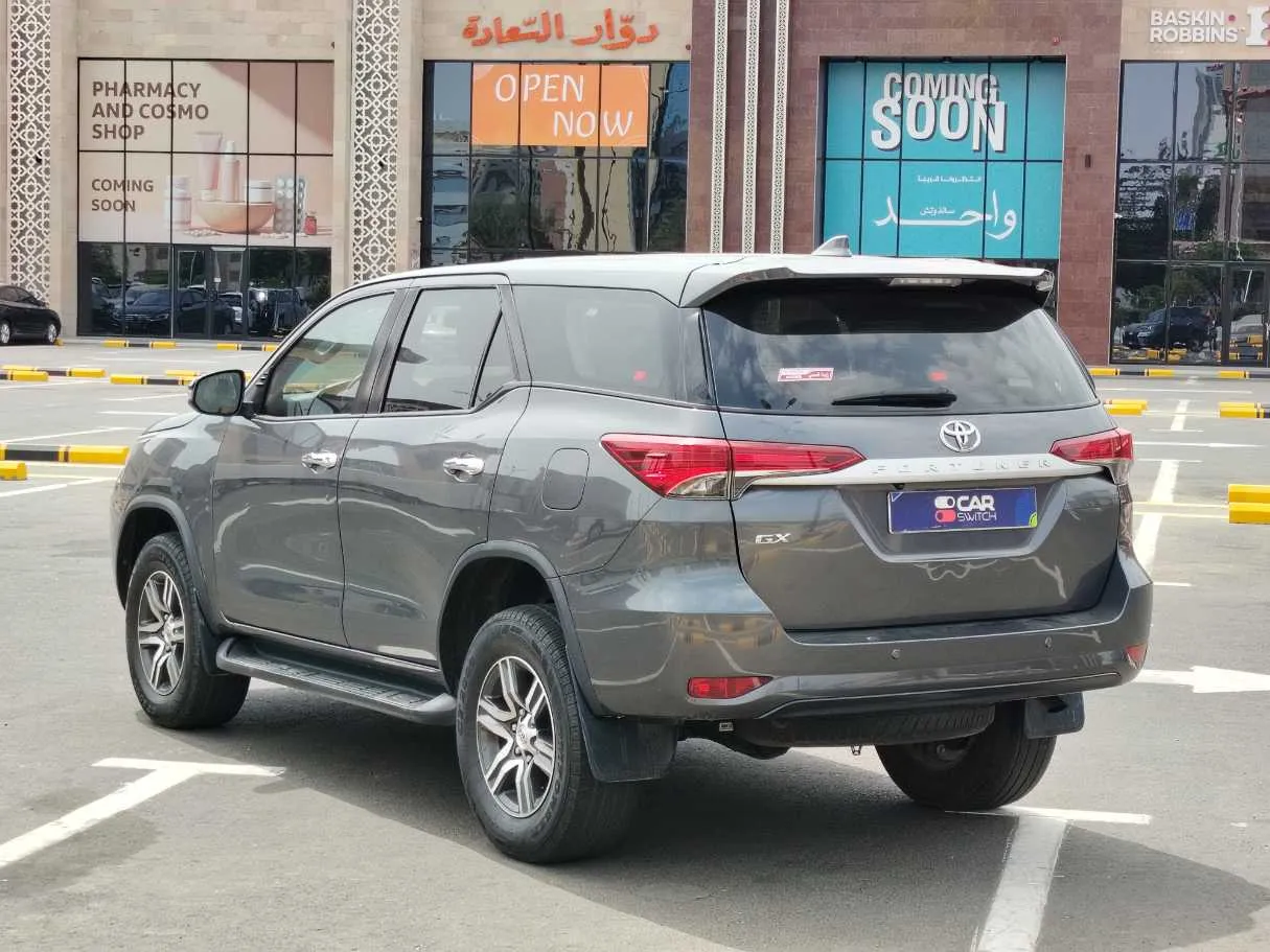 Car image 7