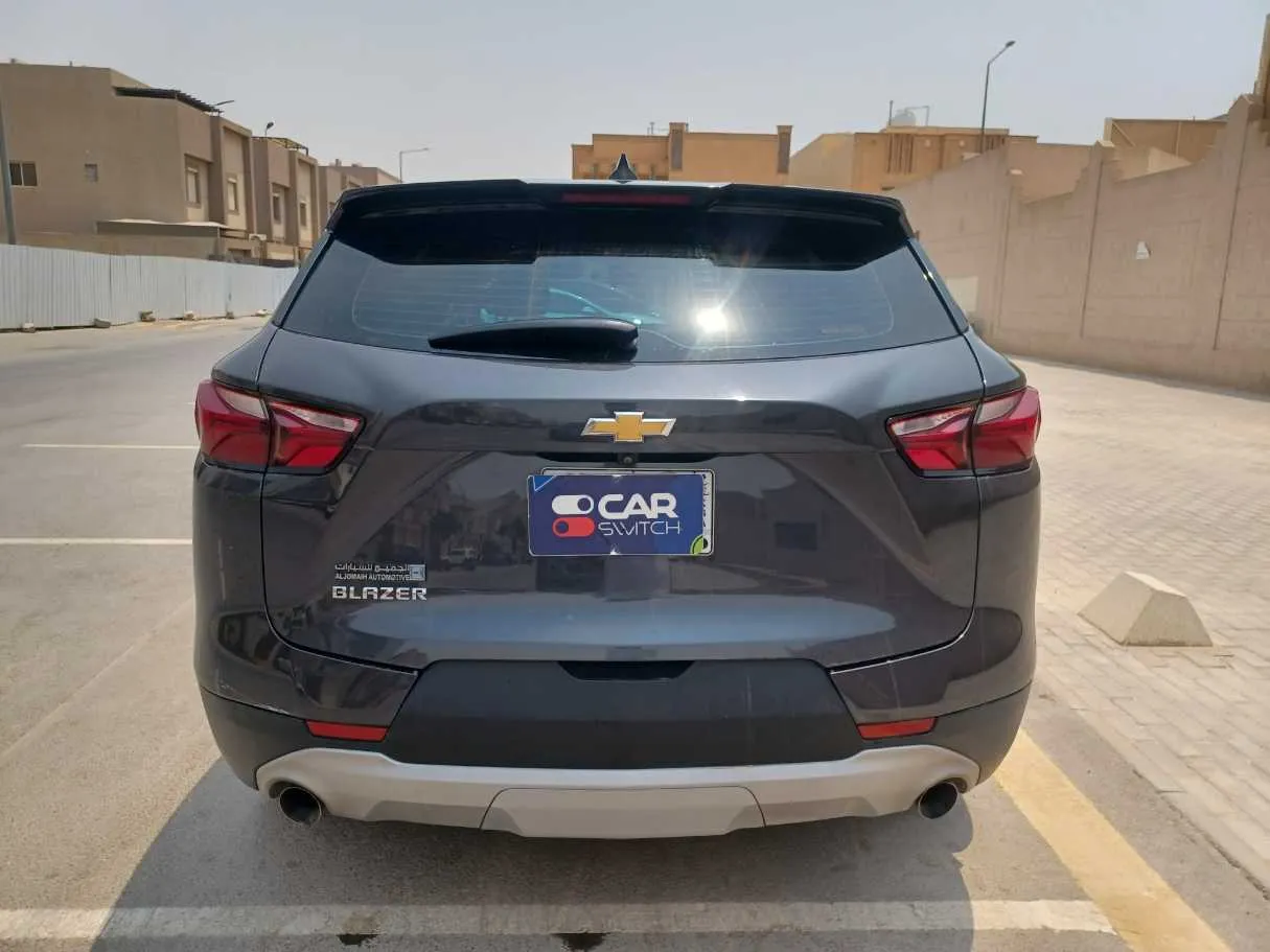 Car image 6