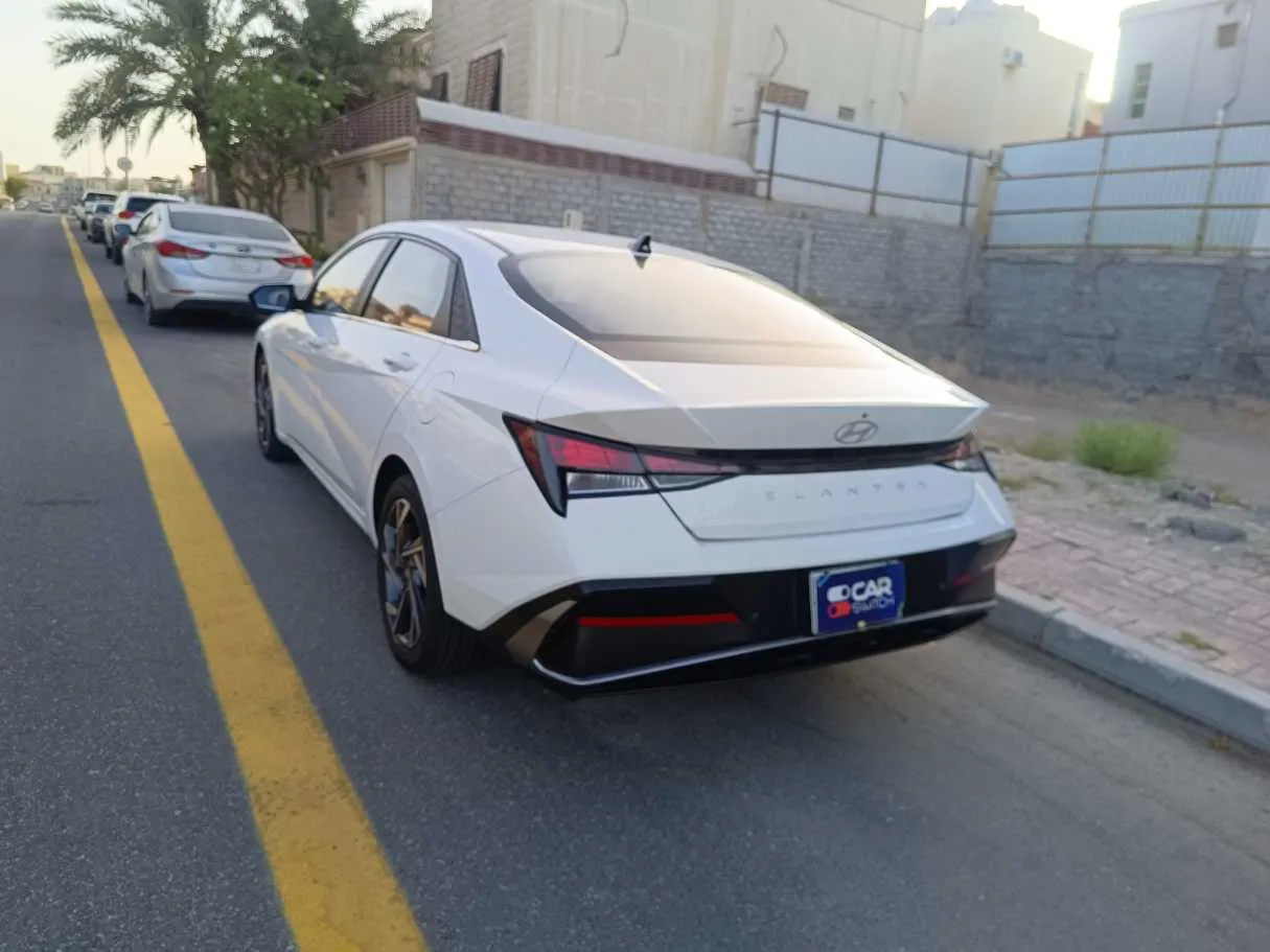 Car image 7