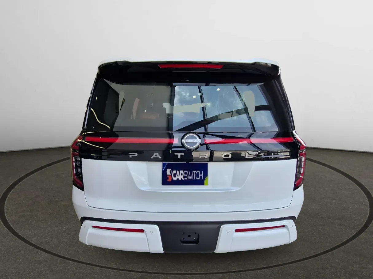 Car image 3