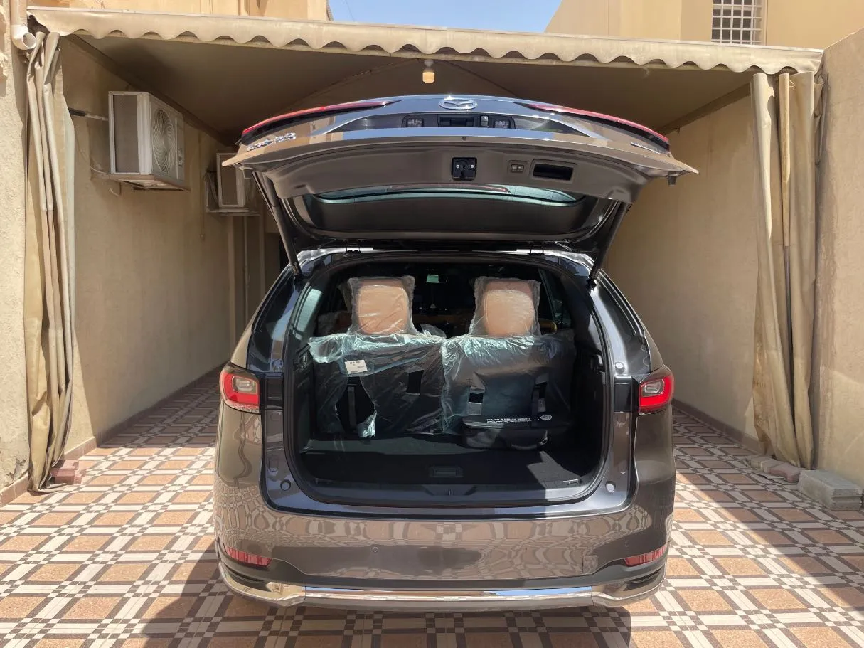 Car image 23