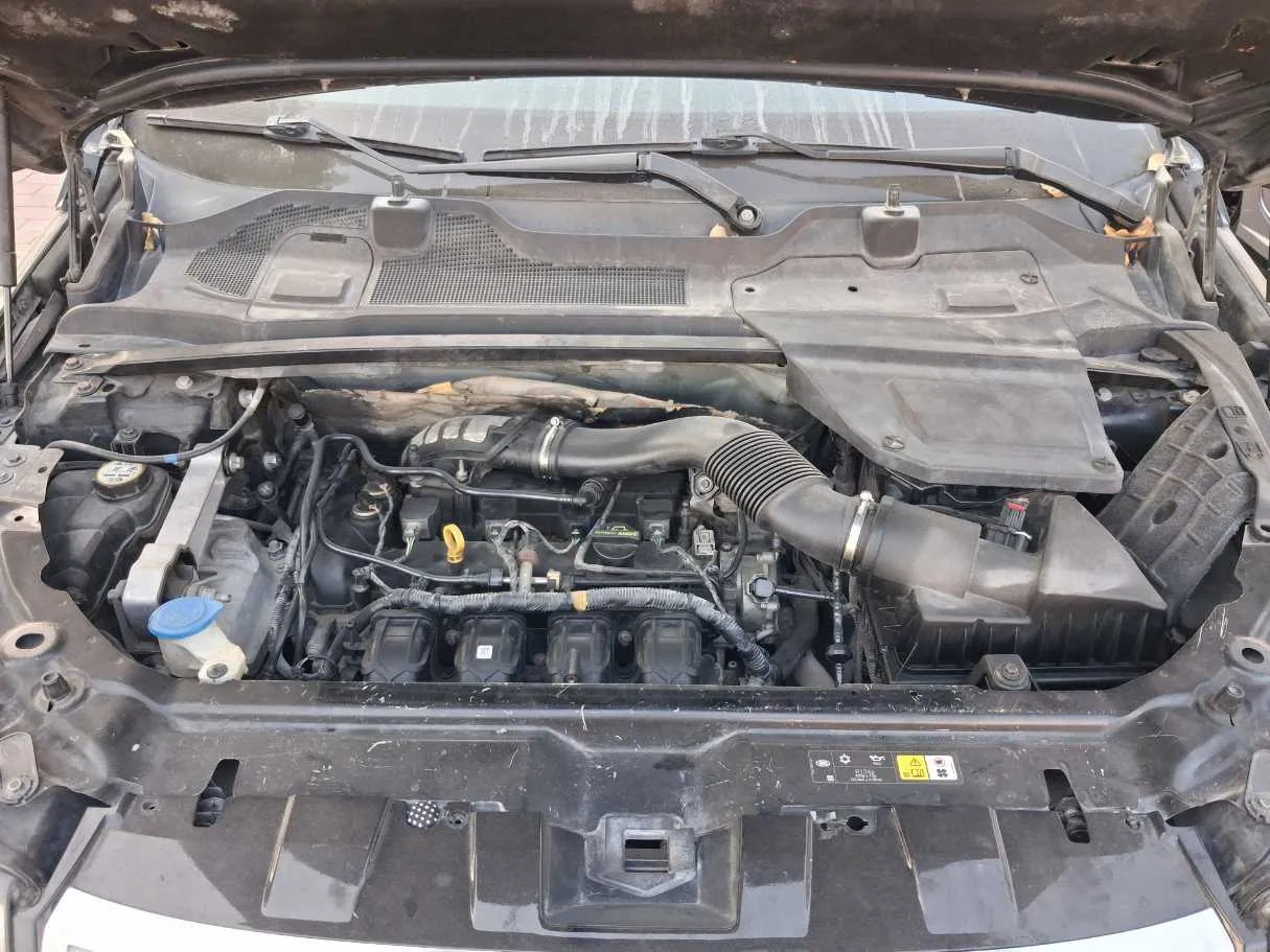 Car image 20
