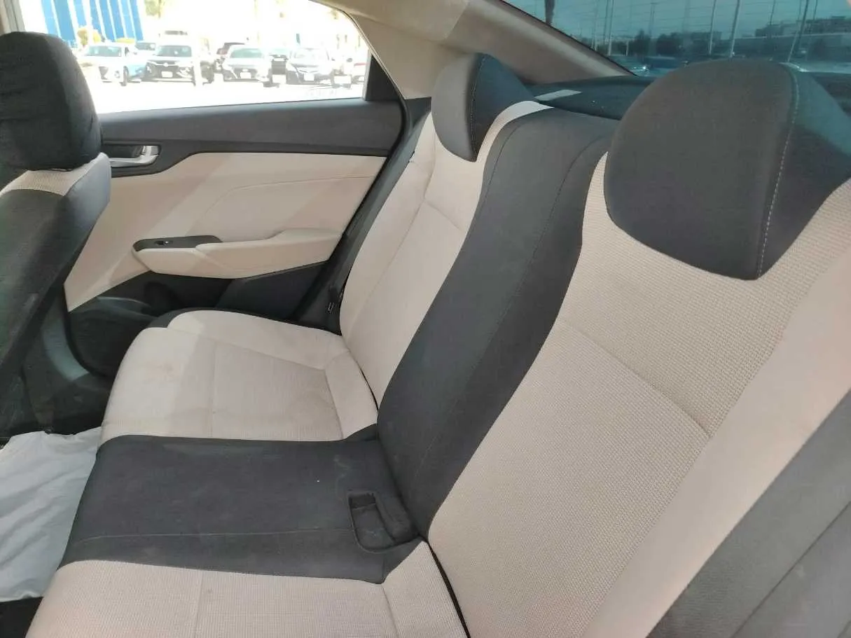 Car image 21