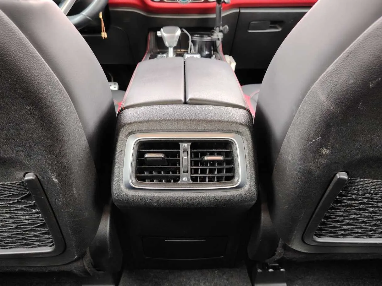 Car image 31