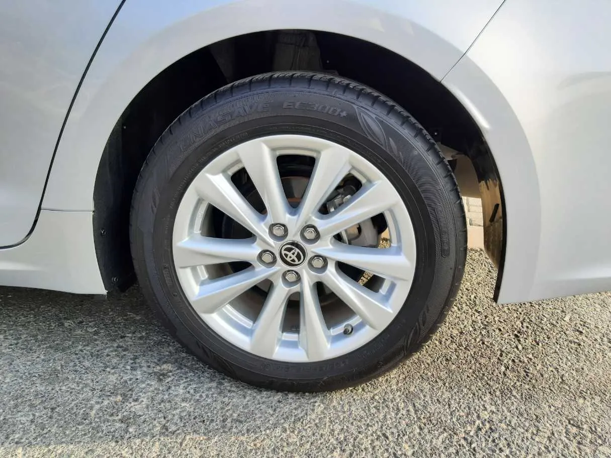 Car image 10
