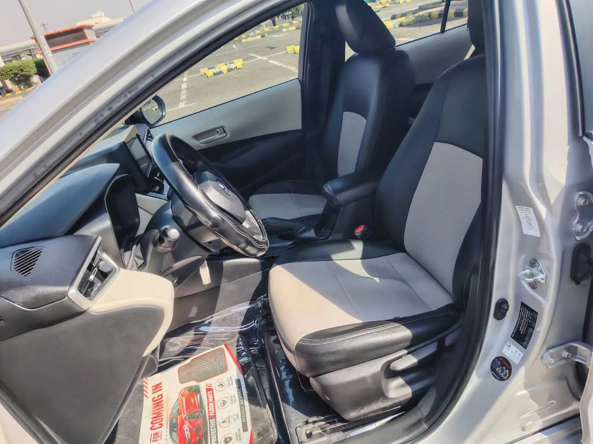 Car image 12