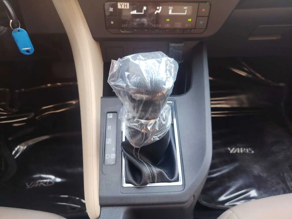 Car image 20