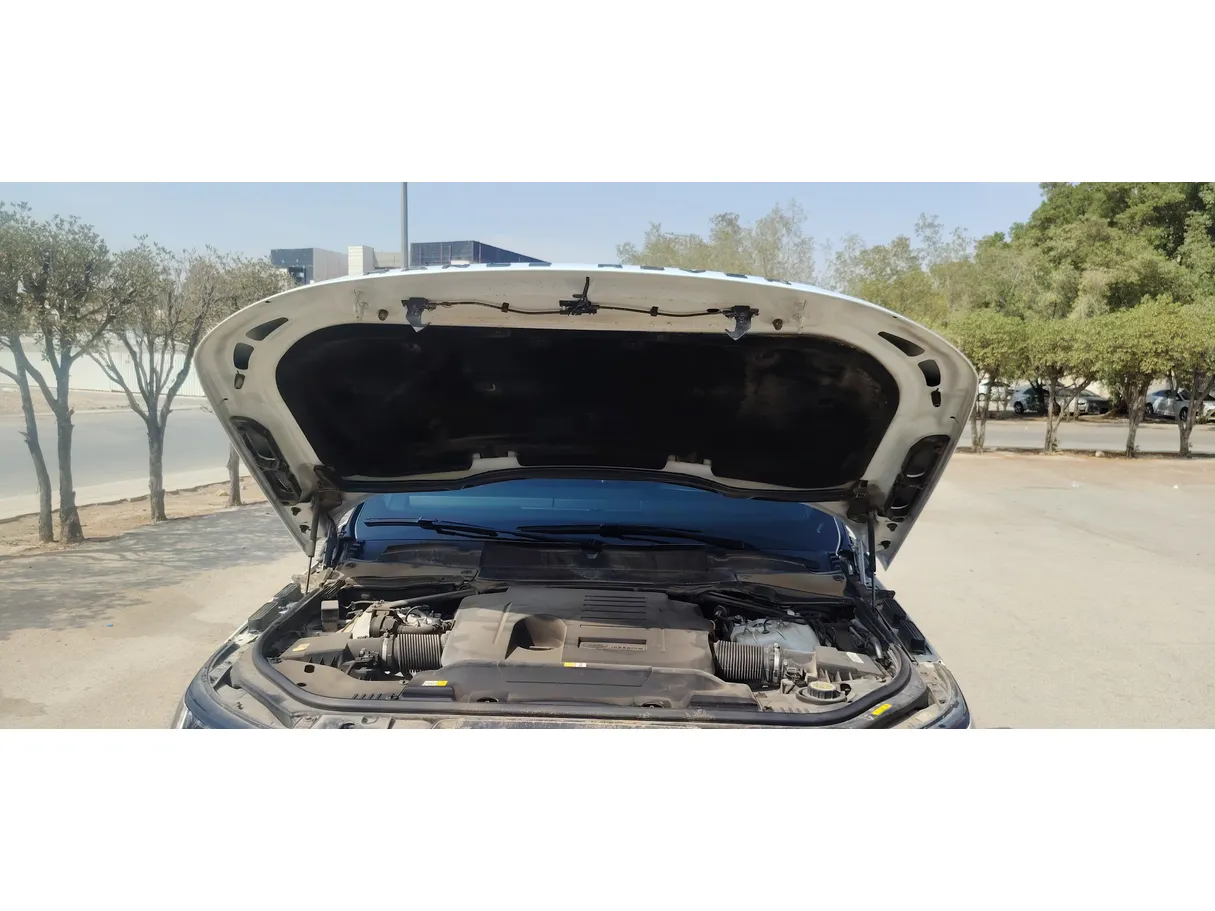 Car image 35