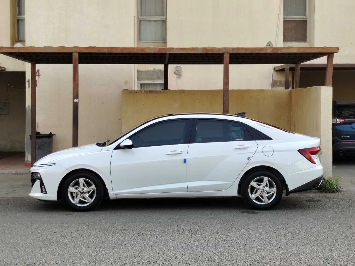 Car image 8