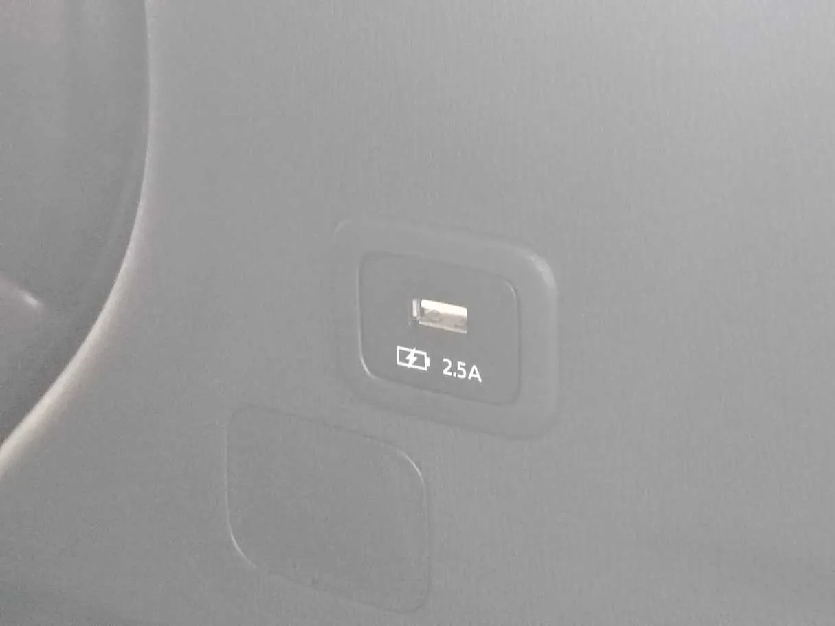 Car image 29