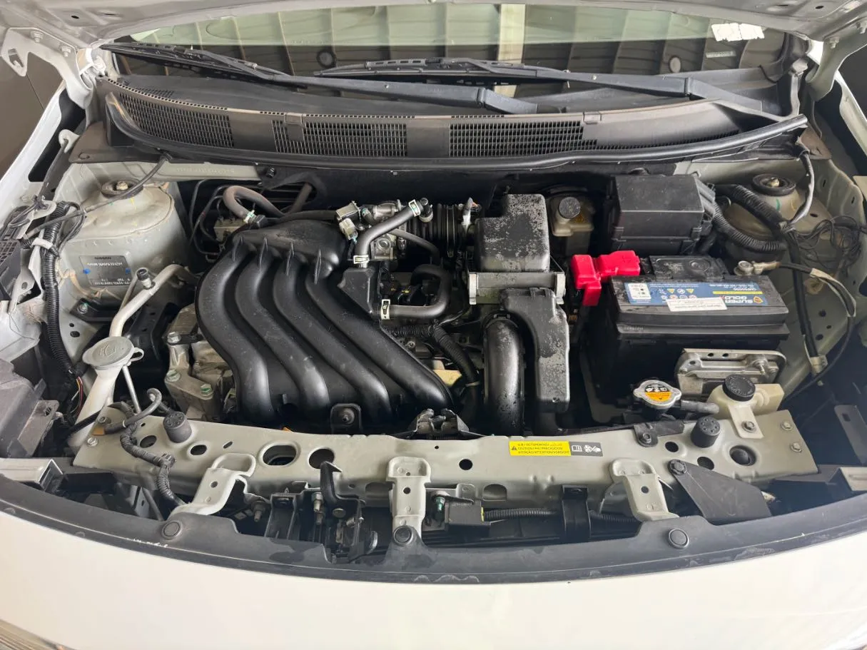 Car image 18