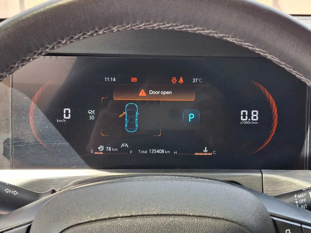 Car image 17