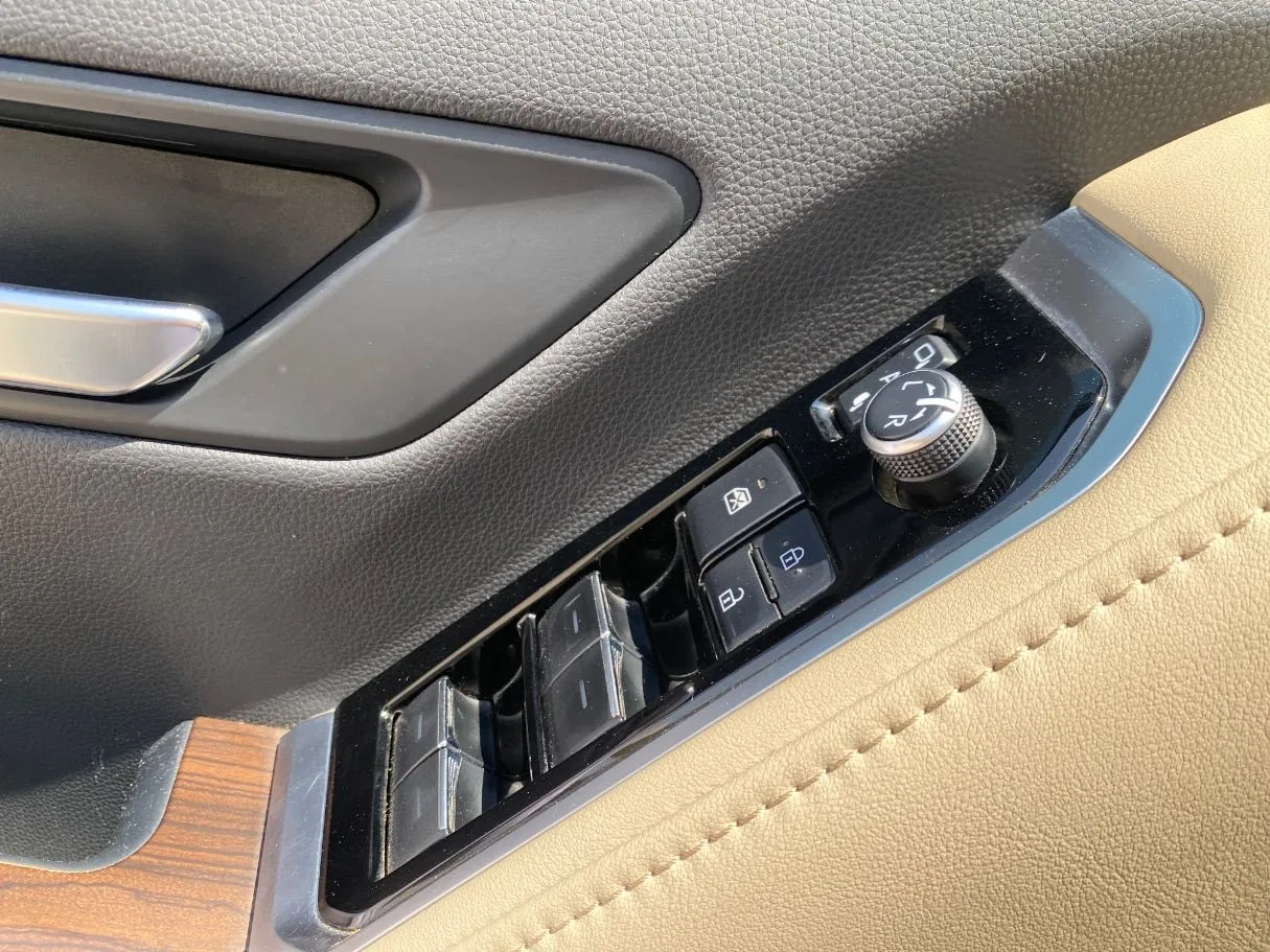 Car image 28