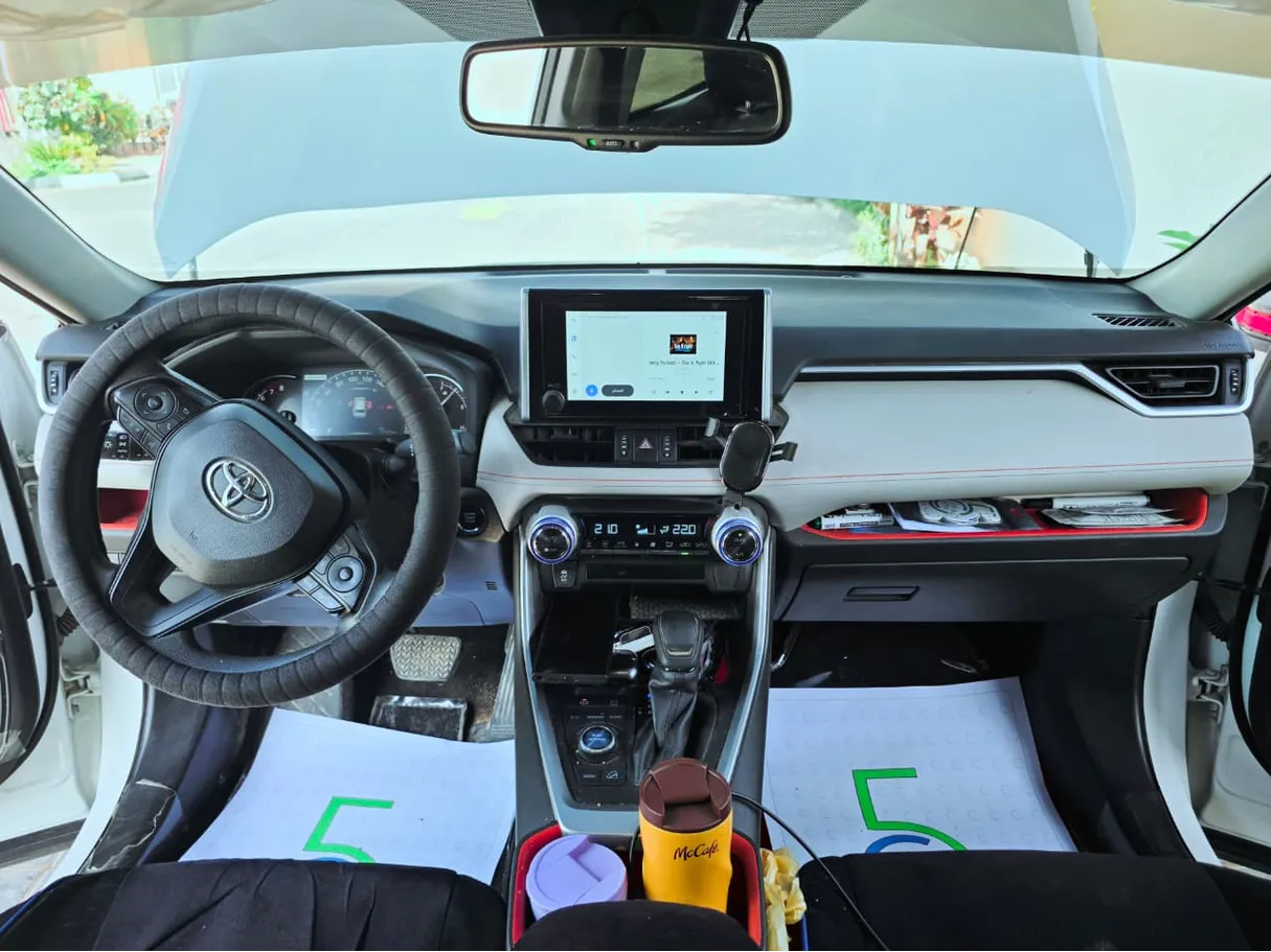 Car image 5