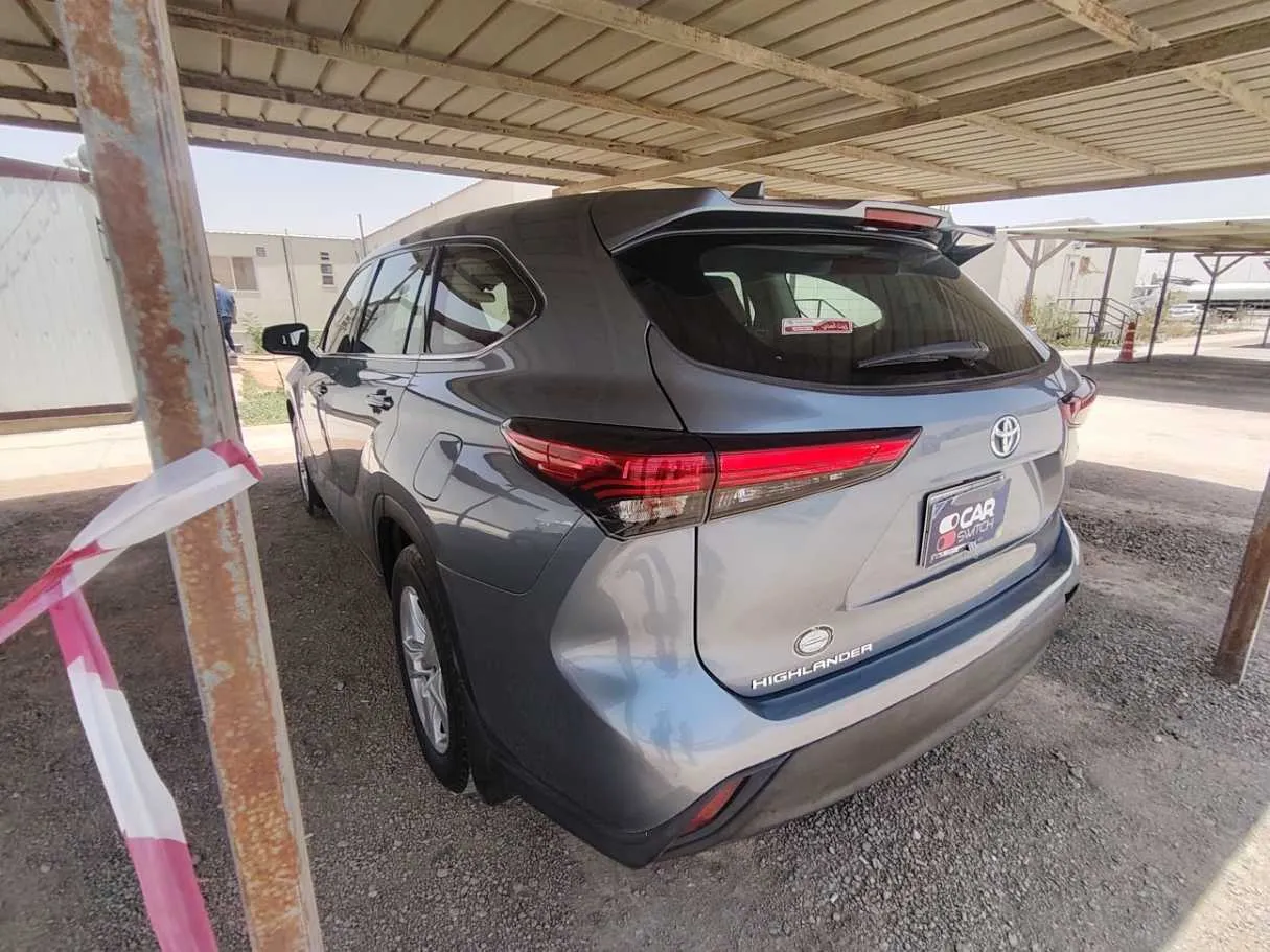 Car image 7