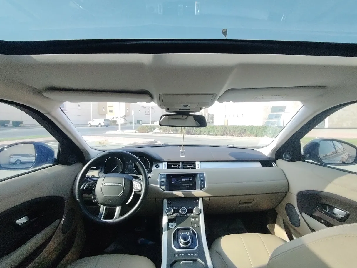Car image 17