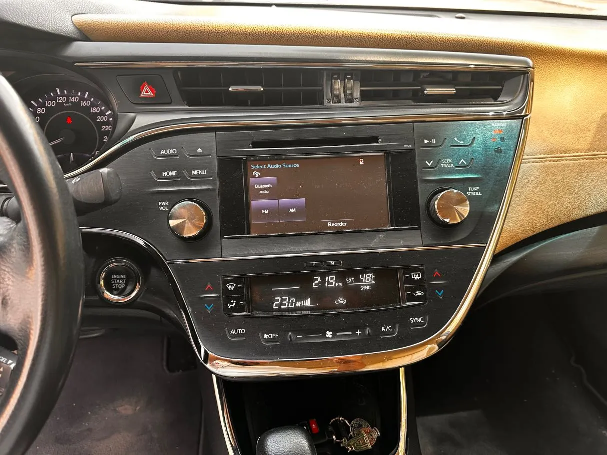 Car image 18