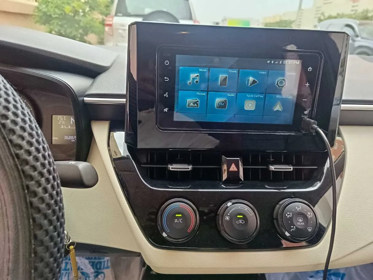 Car image 19