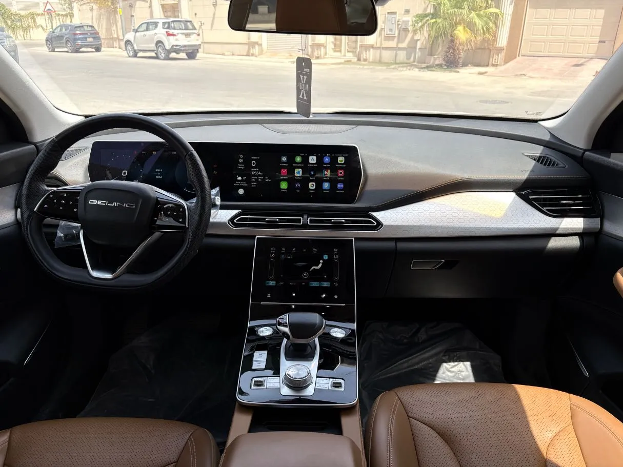 Car image 19