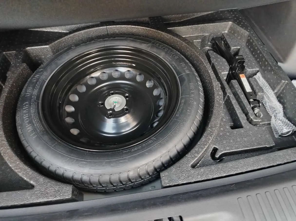 Car image 41