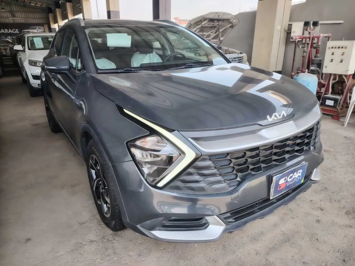 Car image 3