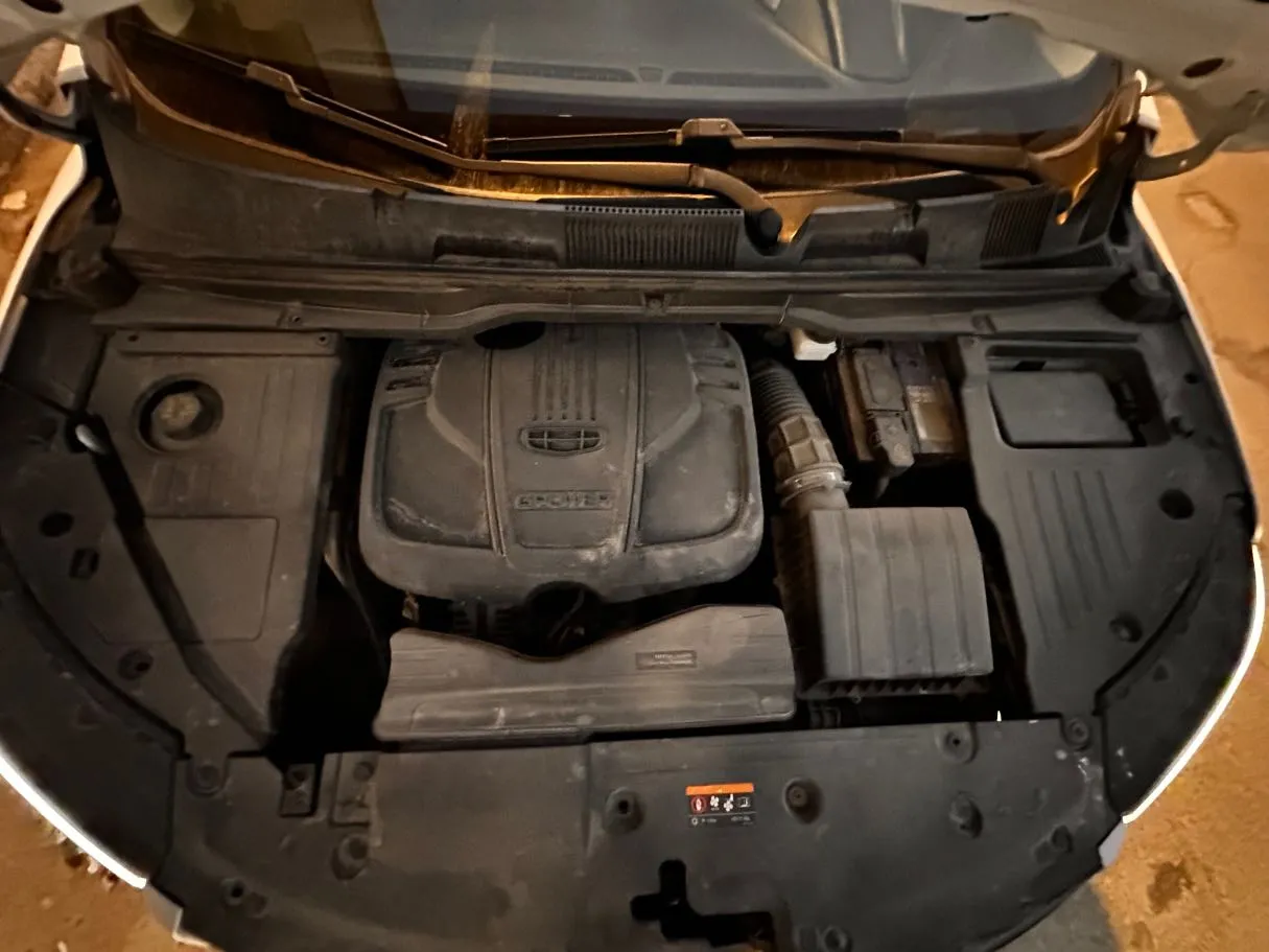 Car image 25
